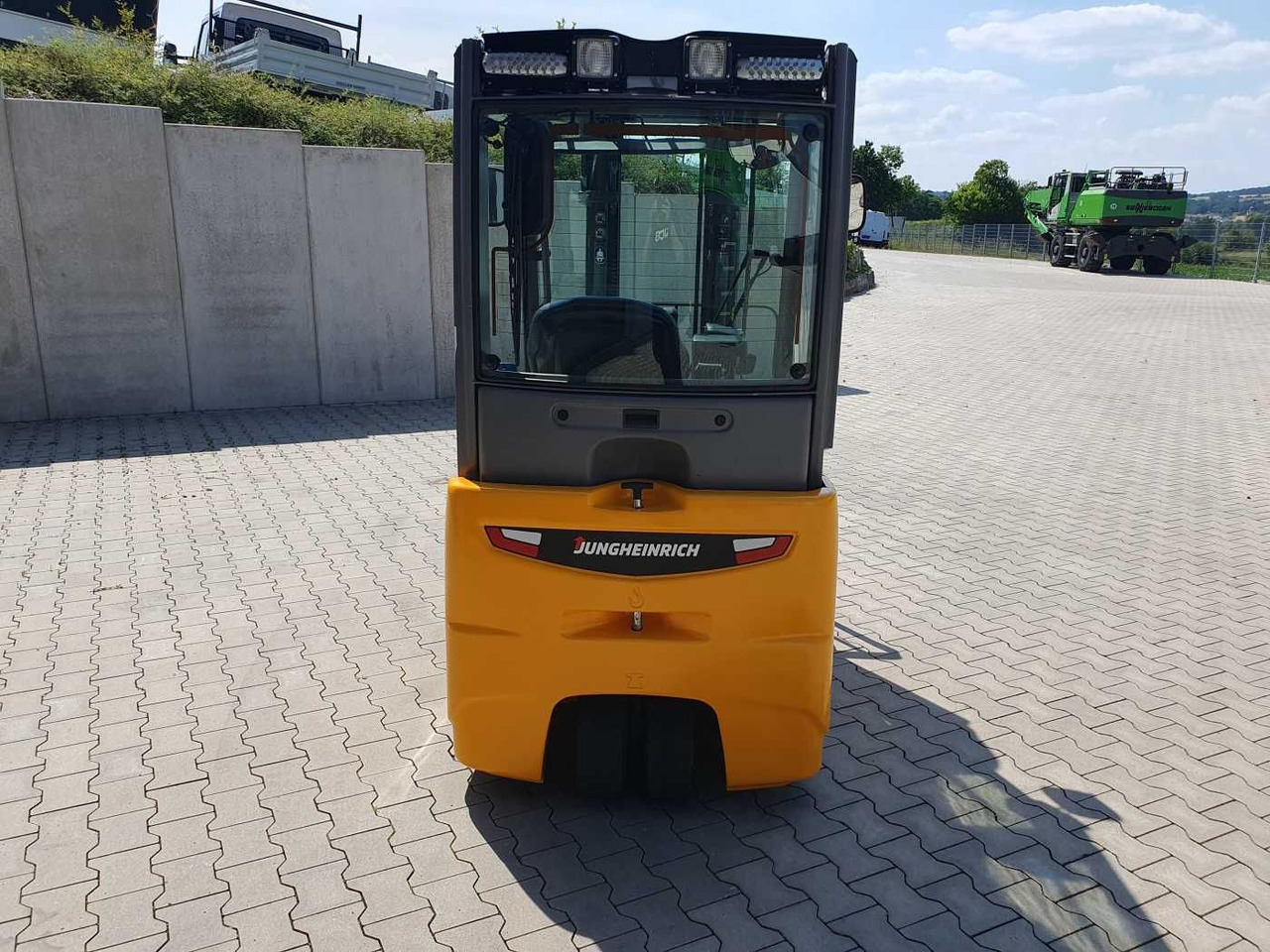 Jungheinrich EFG 215 / Triplex 4.25m / SS / nur 1.680h / 2021 - رافعة شوكية كهربائية: صورة 4 Jungheinrich EFG 215 / Triplex 4.25m / SS / nur 1.680h / 2021 - رافعة شوكية كهربائية: صورة 4