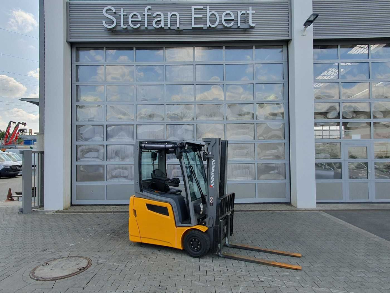 Jungheinrich EFG 215 / Triplex: 4.25m! / SS / nur 2.184h! - رافعة شوكية كهربائية: صورة 1 Jungheinrich EFG 215 / Triplex: 4.25m! / SS / nur 2.184h! - رافعة شوكية كهربائية: صورة 1