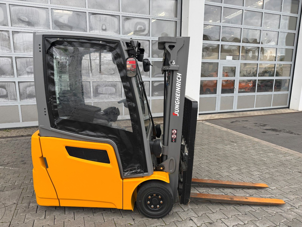Jungheinrich EFG 215 / Triplex: 4.25m! / SS / nur 2.819h! - رافعة شوكية كهربائية: صورة 2 Jungheinrich EFG 215 / Triplex: 4.25m! / SS / nur 2.819h! - رافعة شوكية كهربائية: صورة 2