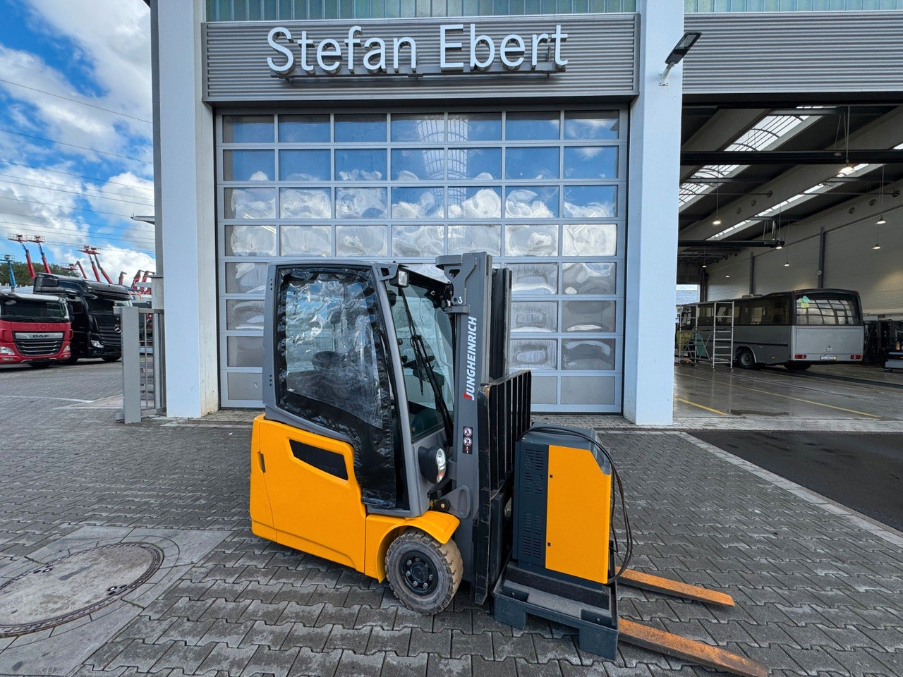Jungheinrich EFG 215 / Triplex: 4.25m! / SS / nur 3.092h! - رافعة شوكية كهربائية: صورة 2 Jungheinrich EFG 215 / Triplex: 4.25m! / SS / nur 3.092h! - رافعة شوكية كهربائية: صورة 2