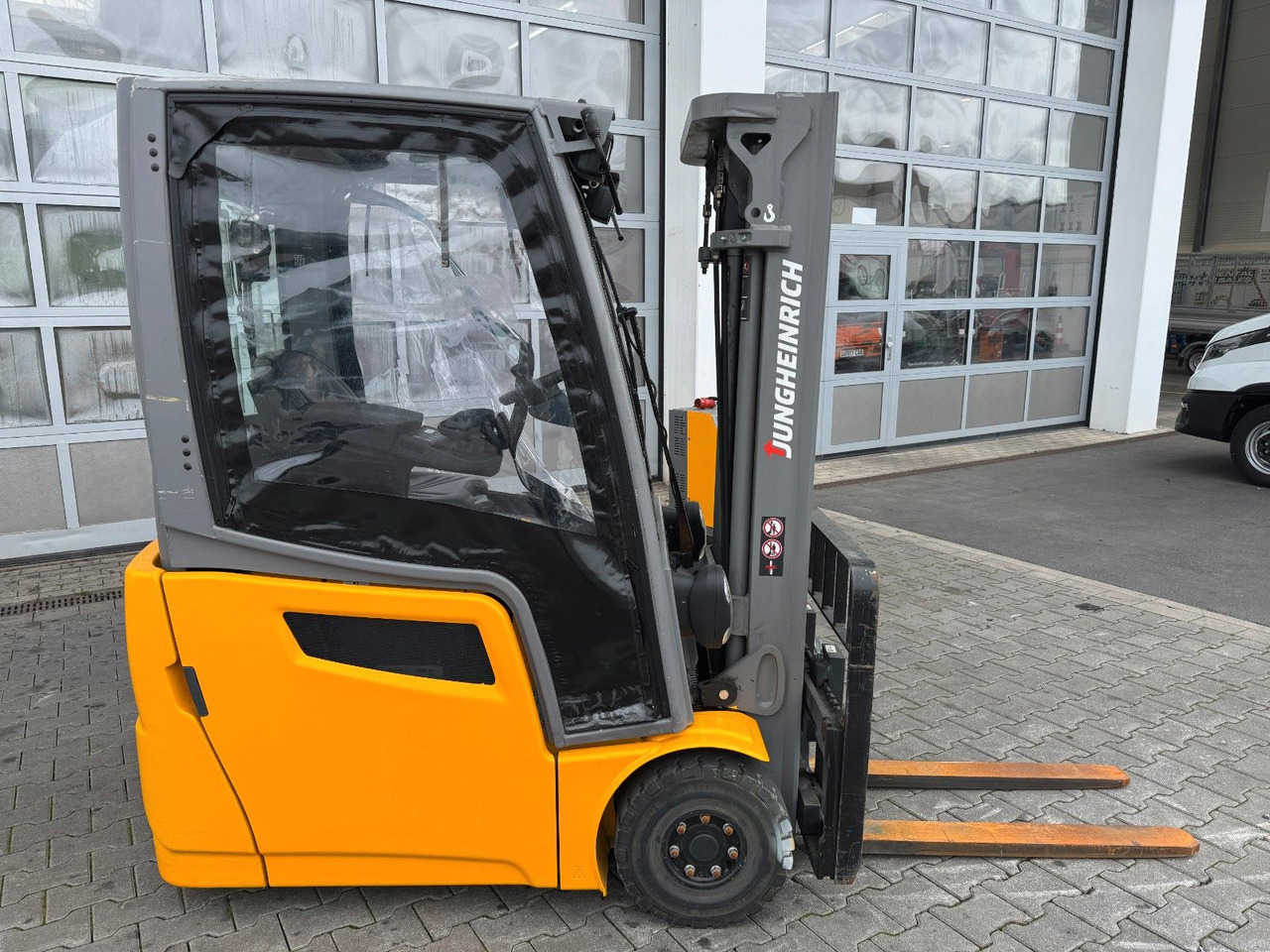 Jungheinrich EFG 215 / Triplex: 4.25m! / SS / nur 3.298h! - رافعة شوكية كهربائية: صورة 2 Jungheinrich EFG 215 / Triplex: 4.25m! / SS / nur 3.298h! - رافعة شوكية كهربائية: صورة 2