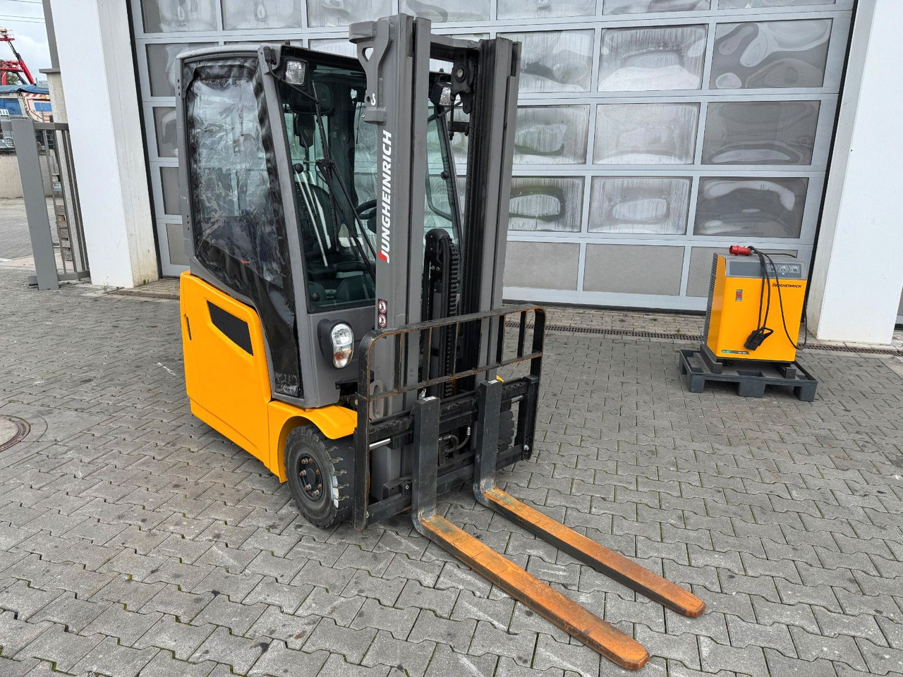 Jungheinrich EFG 215 / Triplex: 4.25m! / SS / nur 3.298h! - رافعة شوكية كهربائية: صورة 3 Jungheinrich EFG 215 / Triplex: 4.25m! / SS / nur 3.298h! - رافعة شوكية كهربائية: صورة 3