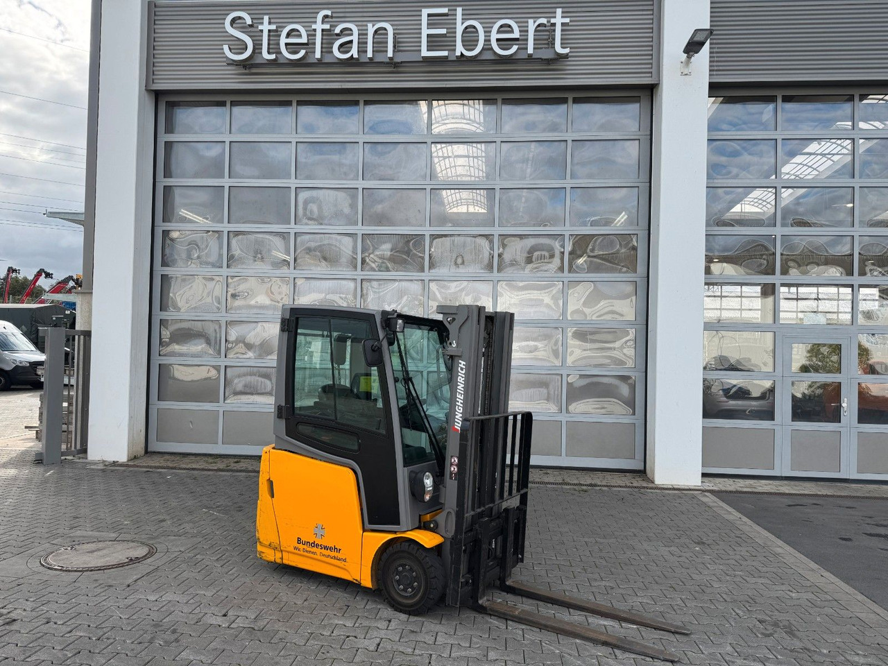 Jungheinrich EFG 215 / Triplex: 4.25m! / SS / nur 716h! - رافعة شوكية كهربائية: صورة 1 Jungheinrich EFG 215 / Triplex: 4.25m! / SS / nur 716h! - رافعة شوكية كهربائية: صورة 1