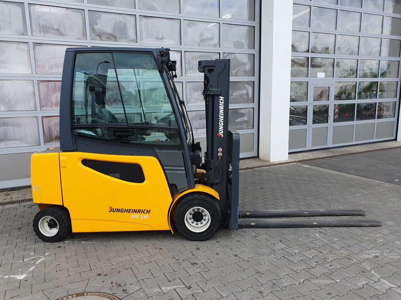 Jungheinrich EFG S30 / Triplex: 4.40m! / SS / nur 1.674h! - رافعة شوكية كهربائية: صورة 2 Jungheinrich EFG S30 / Triplex: 4.40m! / SS / nur 1.674h! - رافعة شوكية كهربائية: صورة 2