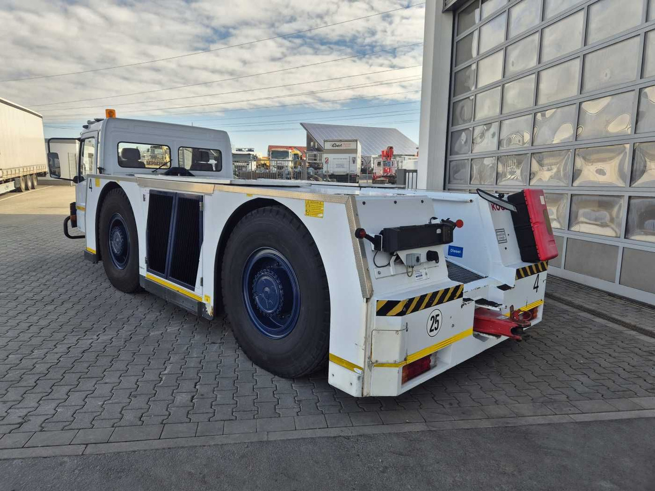 شاحنة Kamag TowBear TT35/22-280 Flugzeugschlepper: صورة 6