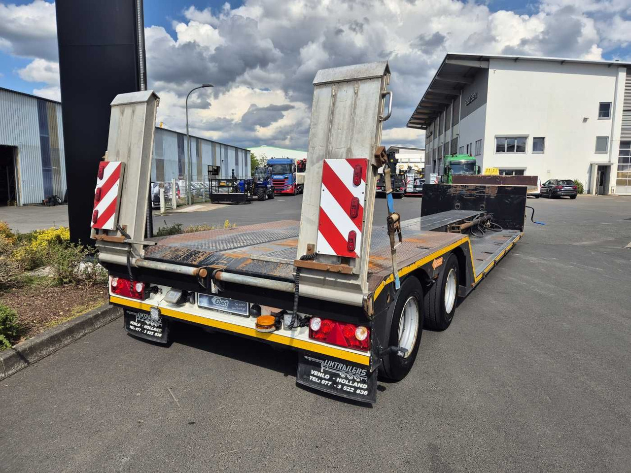 LinTrailers S2A 14 LSDN Teleskopierbar BPW-Achsen 57.000km - عربة منخفضة مسطحة نصف مقطورة: صورة 2 LinTrailers S2A 14 LSDN Teleskopierbar BPW-Achsen 57.000km - عربة منخفضة مسطحة نصف مقطورة: صورة 2