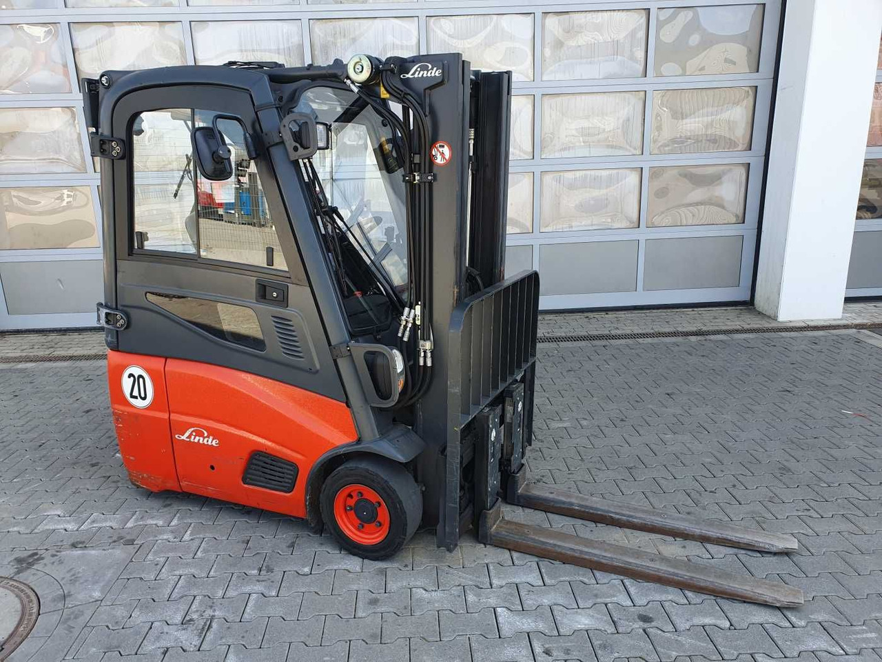 Linde E14 - 01 / Triplex: 4.00m! / SS / nur 3.405h! - رافعة شوكية كهربائية: صورة 2 Linde E14 - 01 / Triplex: 4.00m! / SS / nur 3.405h! - رافعة شوكية كهربائية: صورة 2