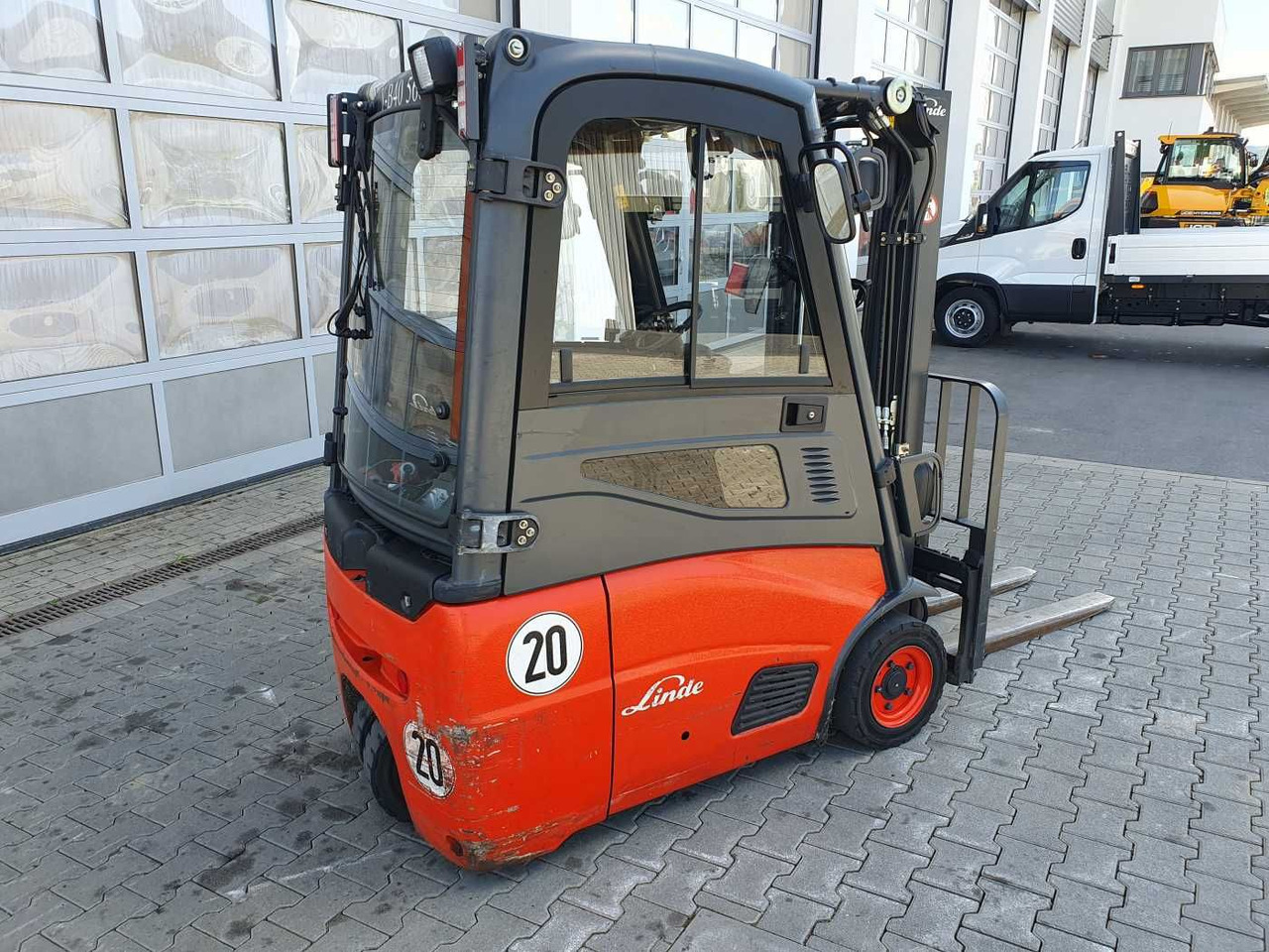 Linde E14 - 01 / Triplex: 4.00m! / SS / nur 3.405h! - رافعة شوكية كهربائية: صورة 4 Linde E14 - 01 / Triplex: 4.00m! / SS / nur 3.405h! - رافعة شوكية كهربائية: صورة 4