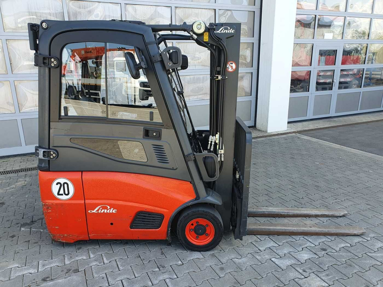 Linde E14 - 01 / Triplex: 4.00m! / SS / nur 3.405h! - رافعة شوكية كهربائية: صورة 3 Linde E14 - 01 / Triplex: 4.00m! / SS / nur 3.405h! - رافعة شوكية كهربائية: صورة 3