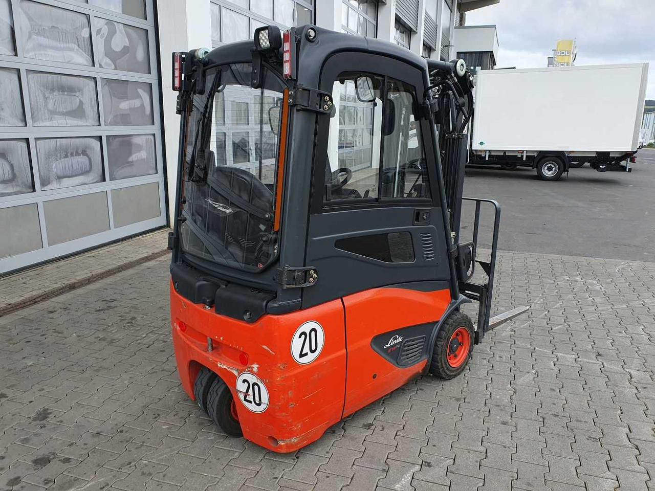 Linde E14 - 02 / Triplex: 4.00m! / SS / nur 2.119h! - رافعة شوكية كهربائية: صورة 4 Linde E14 - 02 / Triplex: 4.00m! / SS / nur 2.119h! - رافعة شوكية كهربائية: صورة 4