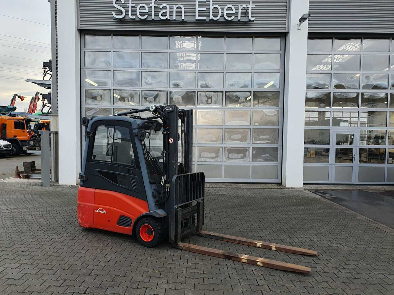 Linde E18 - 01 / Triplex: 4.50m! / SS / nur 5.672h! - رافعة شوكية كهربائية: صورة 1 Linde E18 - 01 / Triplex: 4.50m! / SS / nur 5.672h! - رافعة شوكية كهربائية: صورة 1