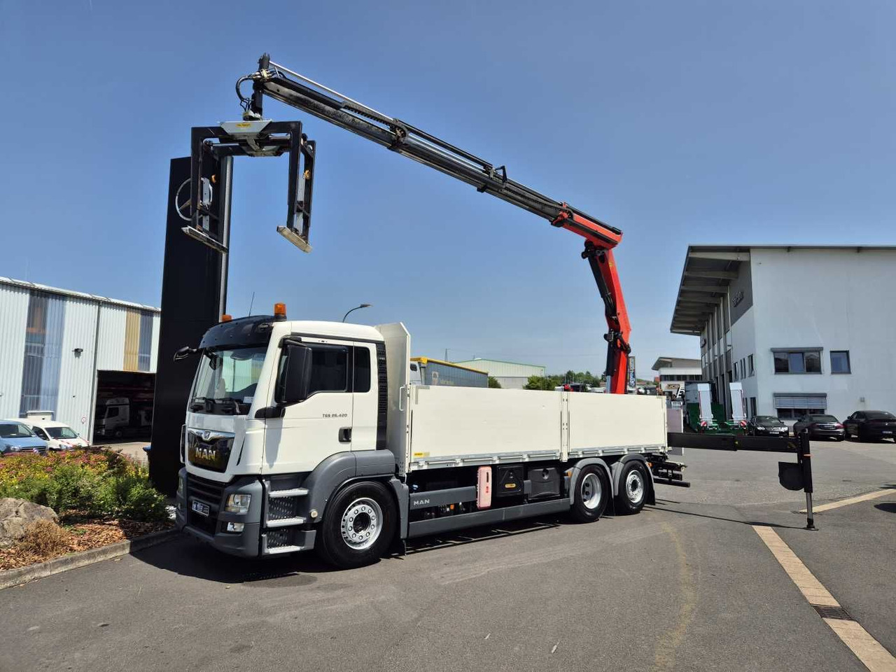 MAN TGS 26.420 6x2-4 LL Palfinger PK 22002-EH B Funk - شاحنات مسطحة: صورة 1 MAN TGS 26.420 6x2-4 LL Palfinger PK 22002-EH B Funk - شاحنات مسطحة: صورة 1
