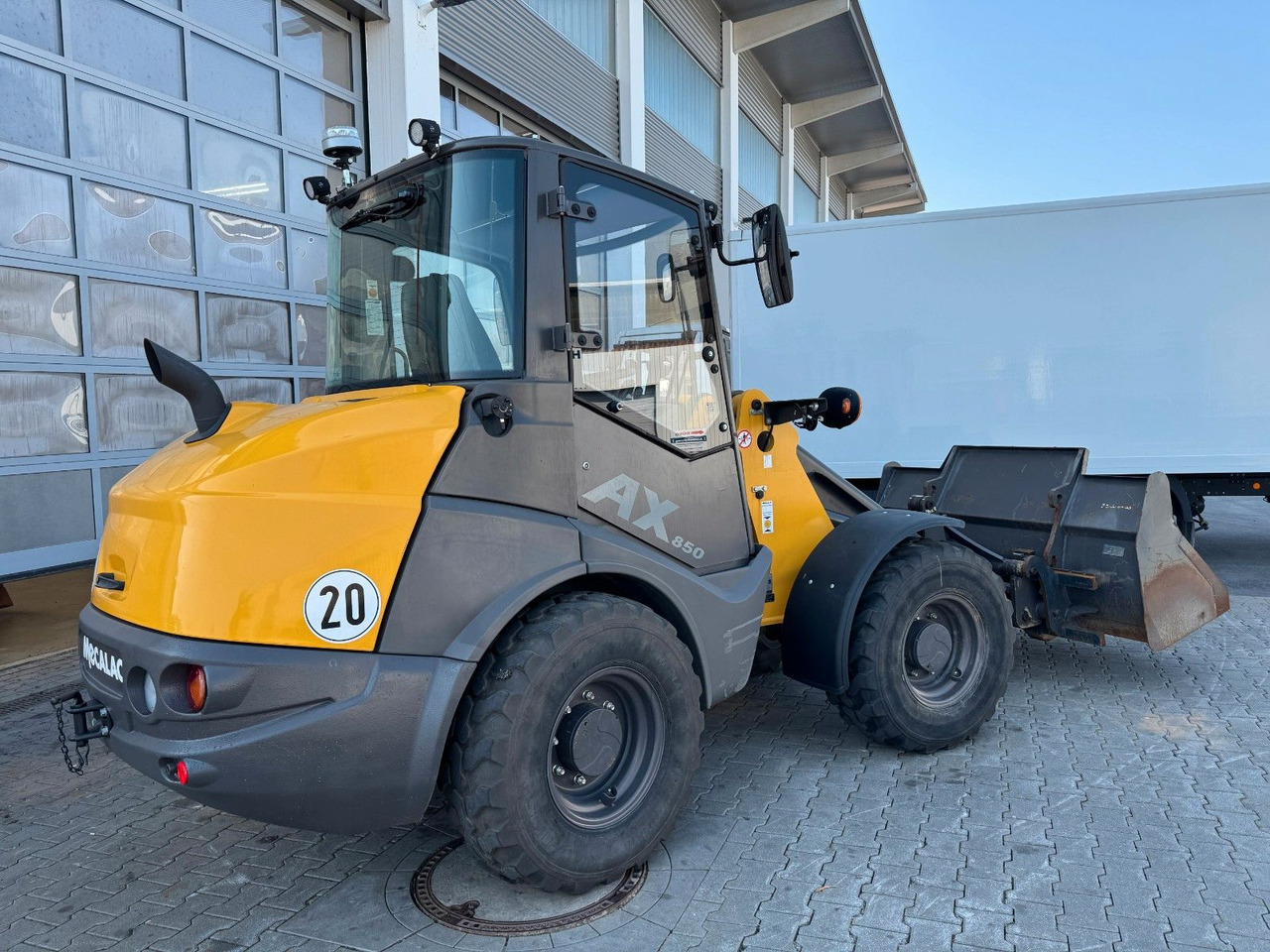 MECALAC AX850 / nur 671h / 11.2022 / Gabel / Schaufel - اللودر بعجل: صورة 3 MECALAC AX850 / nur 671h / 11.2022 / Gabel / Schaufel - اللودر بعجل: صورة 3