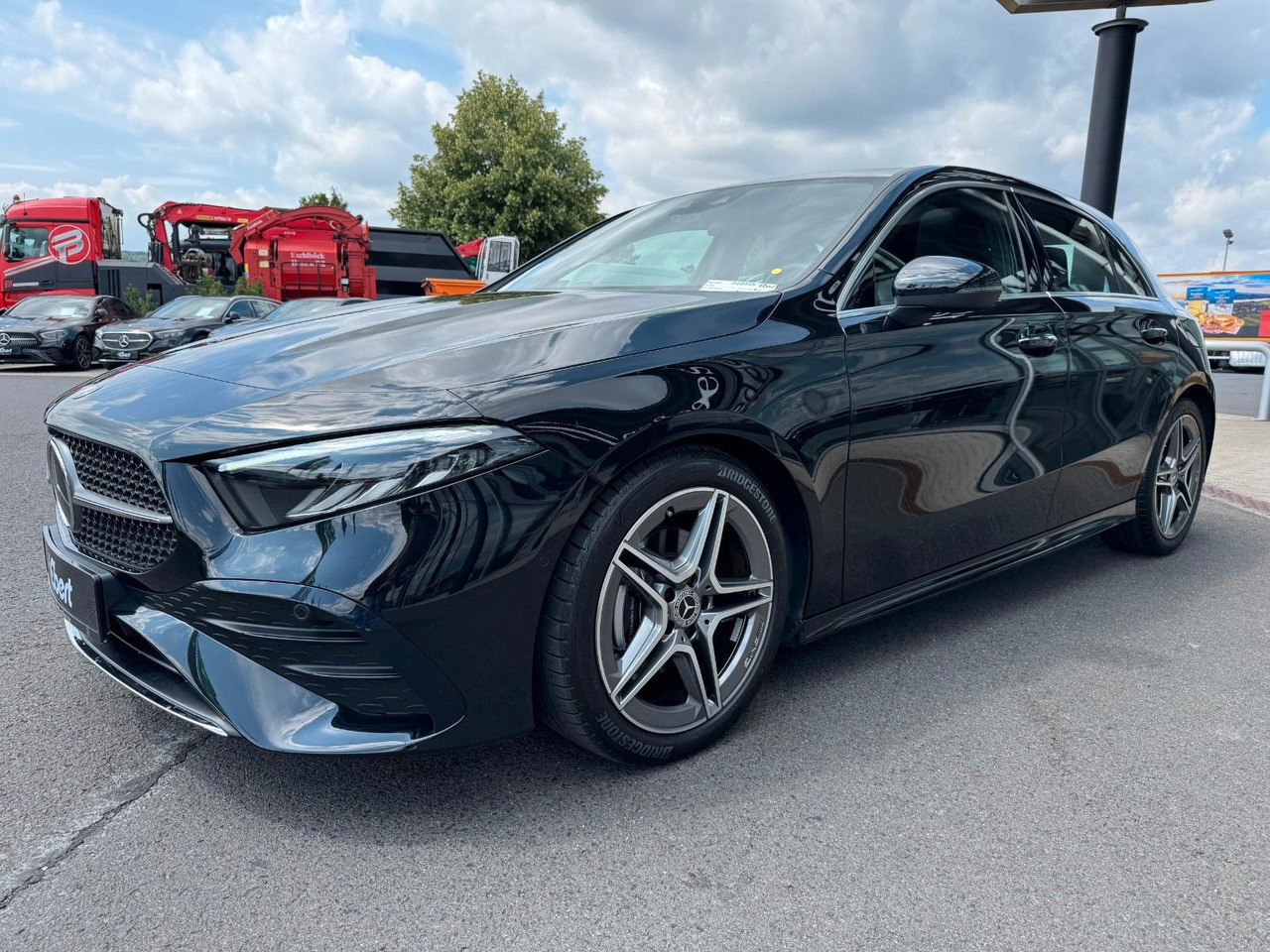 Mercedes-Benz A 180 AMG+Pano+Distr+RFK+Ambiente - سيارة ستيشن: صورة 2 Mercedes-Benz A 180 AMG+Pano+Distr+RFK+Ambiente - سيارة ستيشن: صورة 2