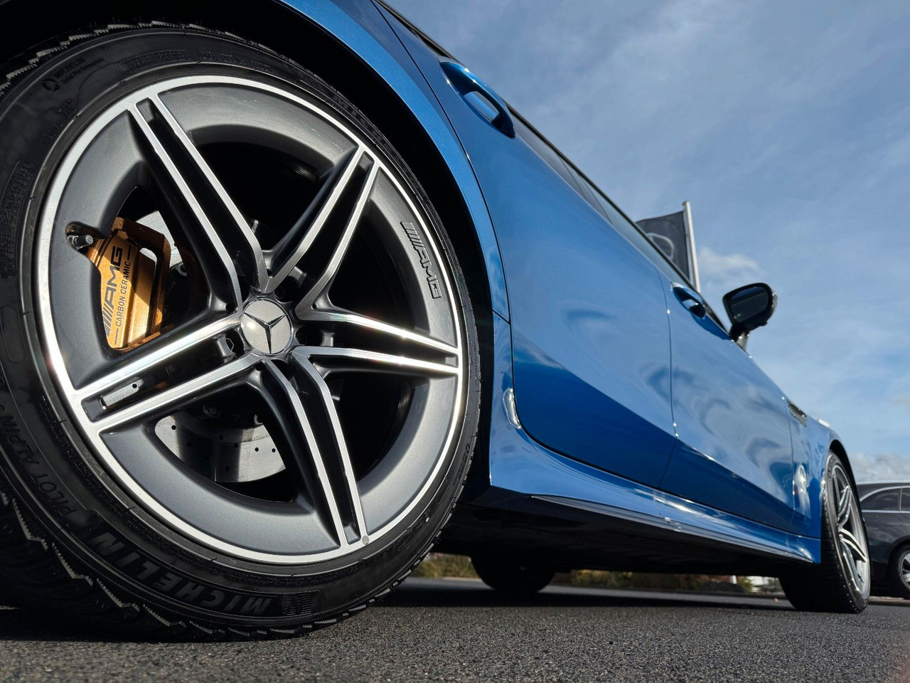 Mercedes-Benz AMG GT 63 S Keramik+AirM+Burm+Distr+SitzKlima - كوبيه: صورة 5 Mercedes-Benz AMG GT 63 S Keramik+AirM+Burm+Distr+SitzKlima - كوبيه: صورة 5