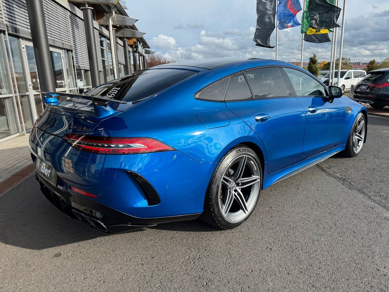 Mercedes-Benz AMG GT 63 S Keramik+AirM+Burm+Distr+SitzKlima - كوبيه: صورة 4 Mercedes-Benz AMG GT 63 S Keramik+AirM+Burm+Distr+SitzKlima - كوبيه: صورة 4