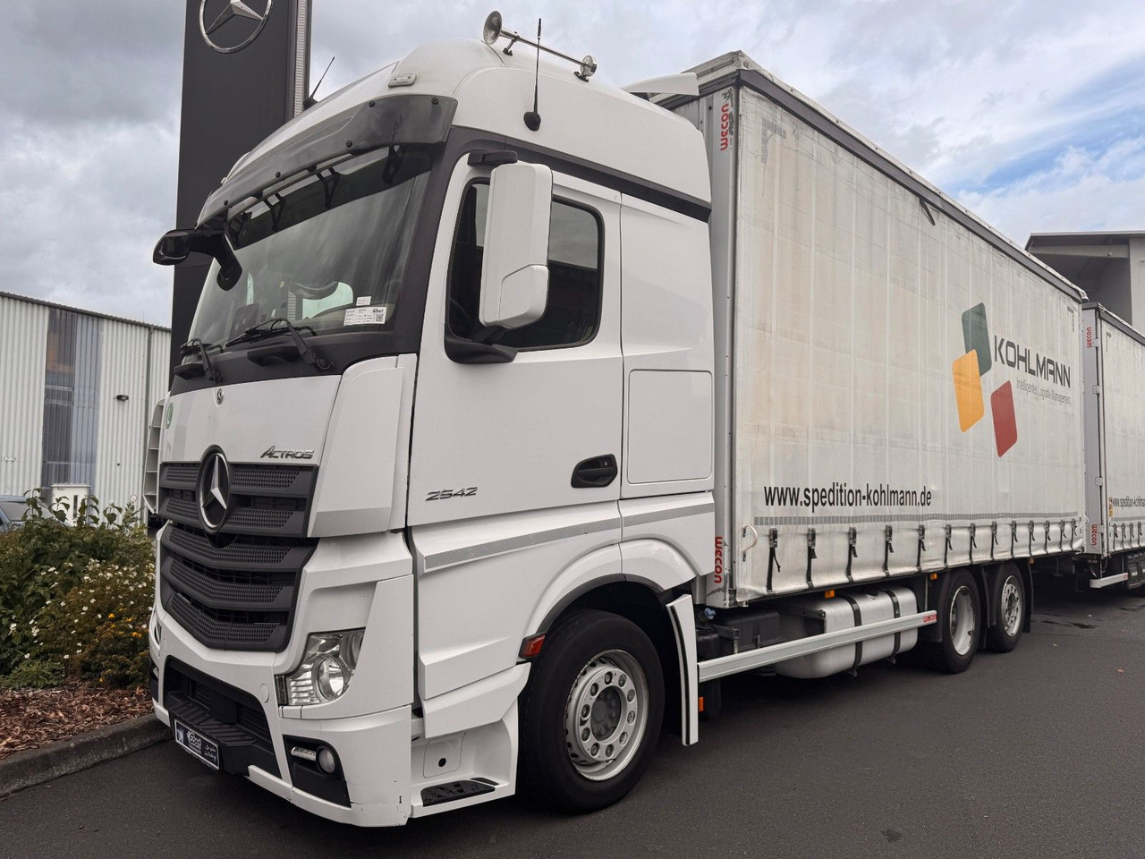 Mercedes-Benz Actros 2542 LnR 6x2 Retarder Standklima - شاحنة ستارة: صورة 4 Mercedes-Benz Actros 2542 LnR 6x2 Retarder Standklima - شاحنة ستارة: صورة 4