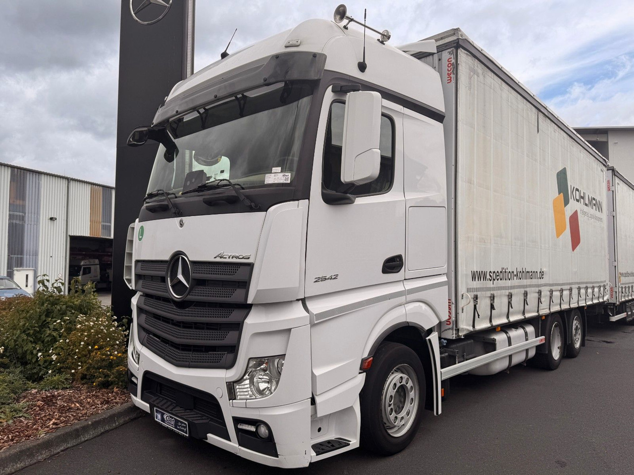 Mercedes-Benz Actros 2542 LnR 6x2 Retarder Standklima - شاحنة ستارة: صورة 2 Mercedes-Benz Actros 2542 LnR 6x2 Retarder Standklima - شاحنة ستارة: صورة 2