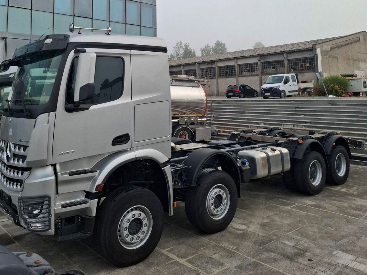 Mercedes-Benz Arocs 4153 8x4 Fahrgestell - شاحنة هيكل كابينة: صورة 1 Mercedes-Benz Arocs 4153 8x4 Fahrgestell - شاحنة هيكل كابينة: صورة 1