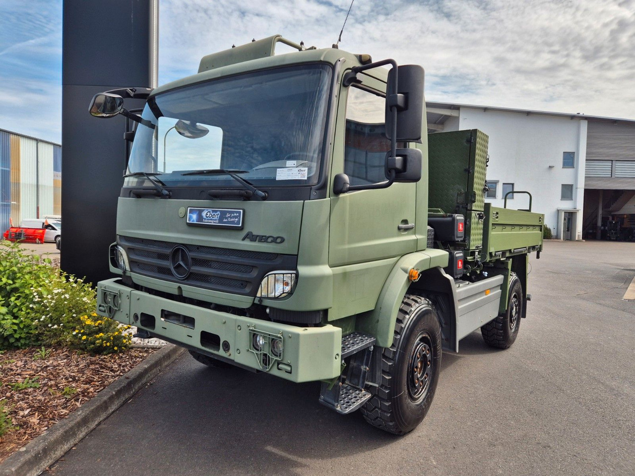 Mercedes-Benz Atego 1018 A 4x4 Pritsche Singlebereift 7 Stück - شاحنات مسطحة: صورة 2 Mercedes-Benz Atego 1018 A 4x4 Pritsche Singlebereift 7 Stück - شاحنات مسطحة: صورة 2
