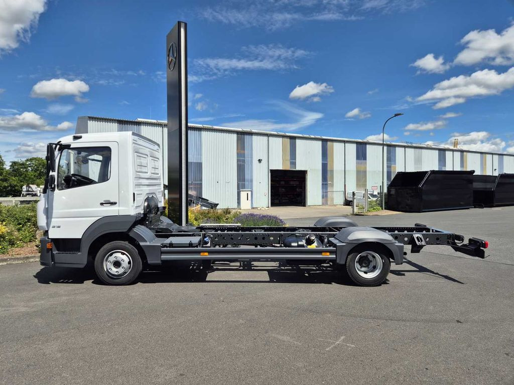Mercedes-Benz Atego 818 L Fahrgestell, 6 Stück vorhanden - شاحنة هيكل كابينة: صورة 3 Mercedes-Benz Atego 818 L Fahrgestell, 6 Stück vorhanden - شاحنة هيكل كابينة: صورة 3
