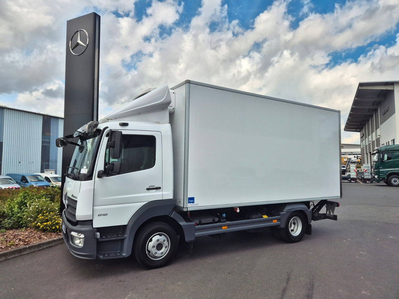 Mercedes-Benz Atego 818 L Kühlkoffer + LBW Carrier Xarios 6 - شاحنة مُبرّدة للتوصيل: صورة 3 Mercedes-Benz Atego 818 L Kühlkoffer + LBW Carrier Xarios 6 - شاحنة مُبرّدة للتوصيل: صورة 3