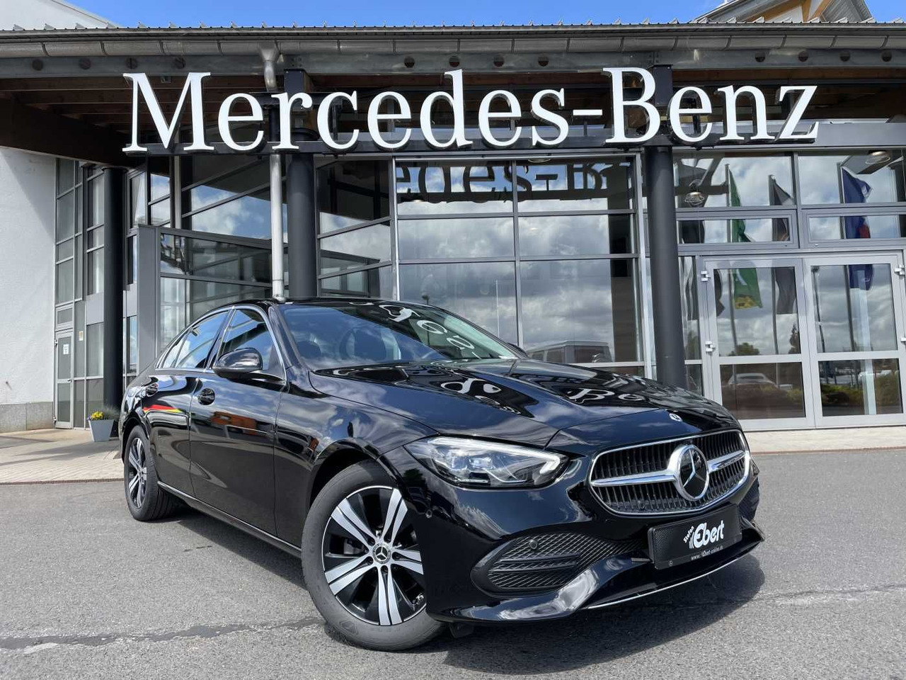 Mercedes-Benz C 180 9G Avantgarde Memory+Distr+ 360°+Keyless+L - سيدان: صورة 1 Mercedes-Benz C 180 9G Avantgarde Memory+Distr+ 360°+Keyless+L - سيدان: صورة 1