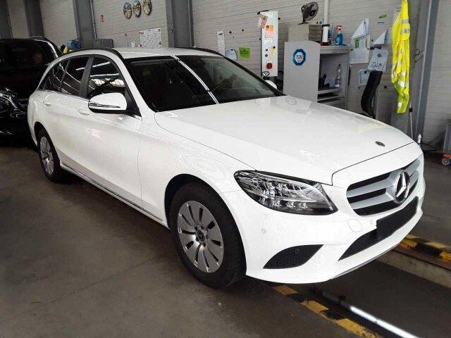 Mercedes-Benz C 180d T LED+RKamera+SHZ+DAB - سيارة ستيشن: صورة 2 Mercedes-Benz C 180d T LED+RKamera+SHZ+DAB - سيارة ستيشن: صورة 2