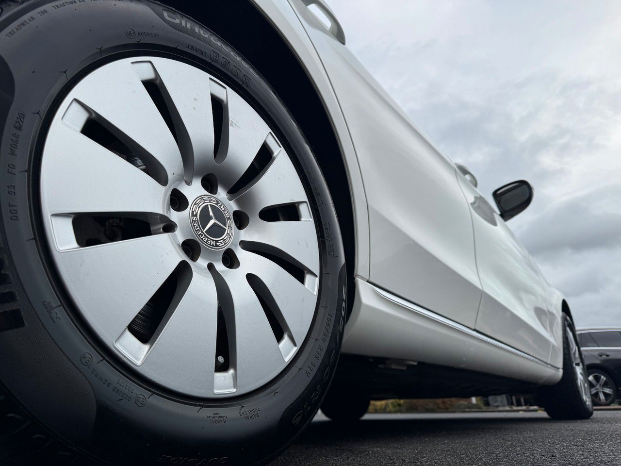 Mercedes-Benz C 180d T LED+RKamera+SHZ+DAB - سيارة ستيشن: صورة 5 Mercedes-Benz C 180d T LED+RKamera+SHZ+DAB - سيارة ستيشن: صورة 5