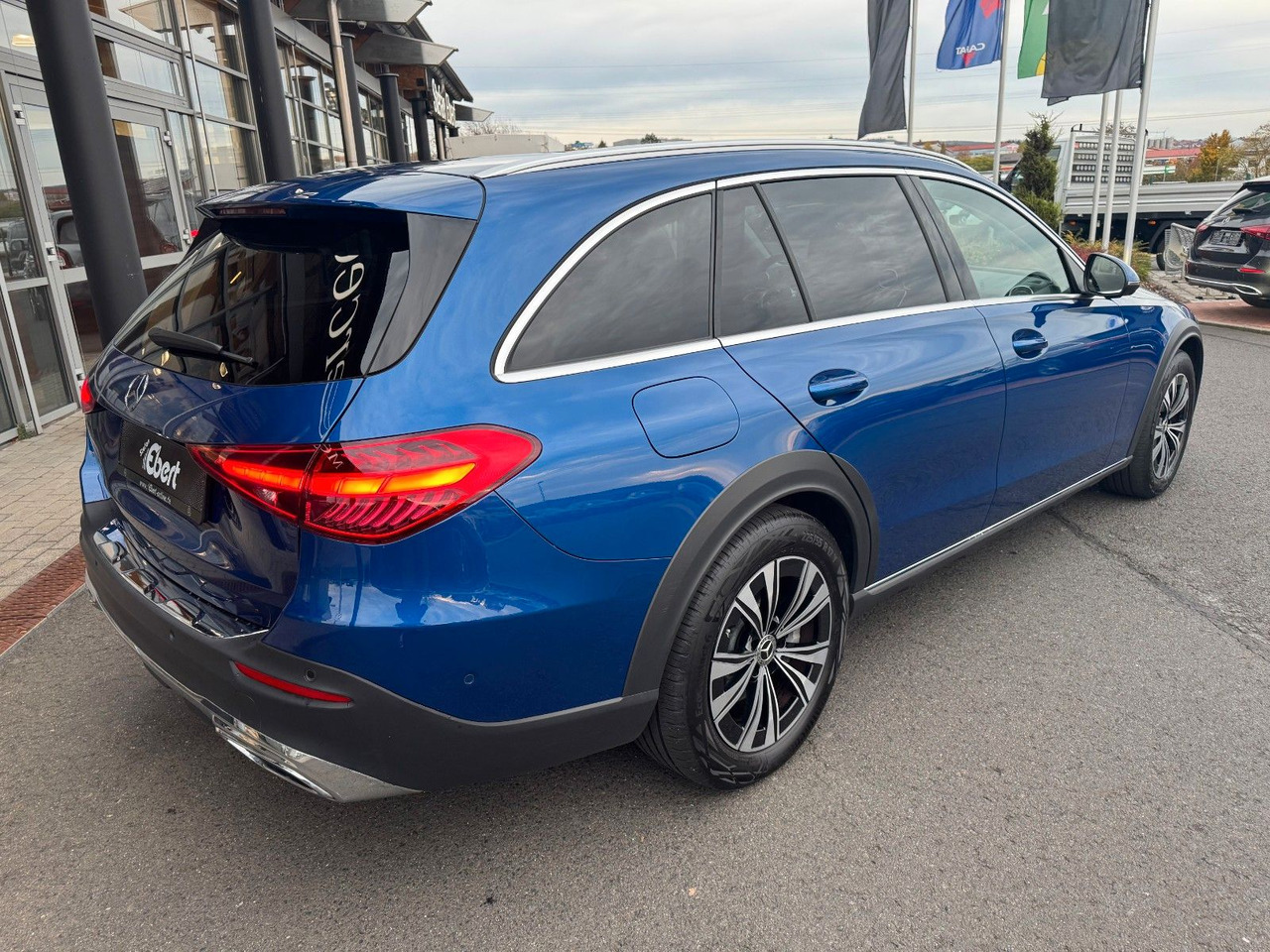 Mercedes-Benz C 200 T All Terrain 4M+Ambiente+360+Augmented - سيارة ستيشن: صورة 4 Mercedes-Benz C 200 T All Terrain 4M+Ambiente+360+Augmented - سيارة ستيشن: صورة 4