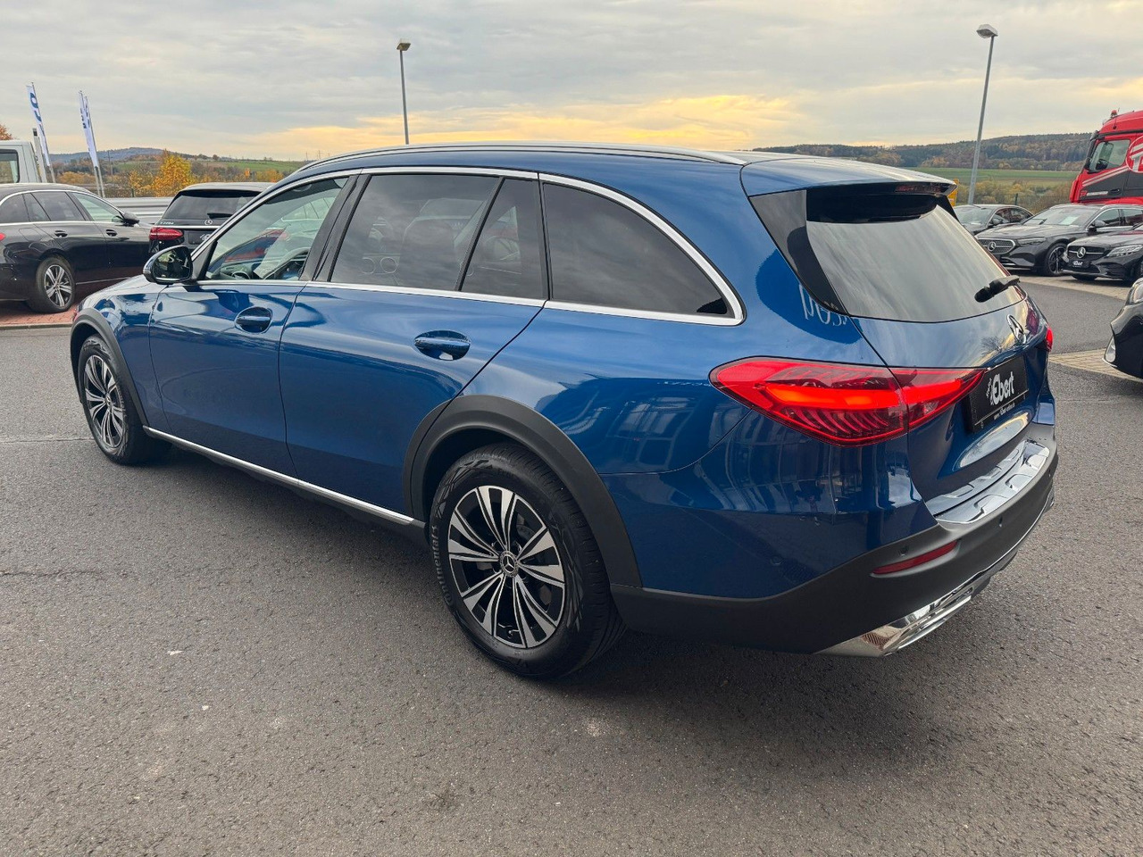 Mercedes-Benz C 200 T All Terrain 4M+Ambiente+360+Augmented - سيارة ستيشن: صورة 3 Mercedes-Benz C 200 T All Terrain 4M+Ambiente+360+Augmented - سيارة ستيشن: صورة 3