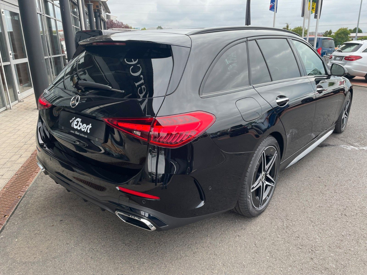 Mercedes-Benz C 200 d T AMG+Night+360°+Digital+Memory+Keyless - سيارة ستيشن: صورة 4 Mercedes-Benz C 200 d T AMG+Night+360°+Digital+Memory+Keyless - سيارة ستيشن: صورة 4