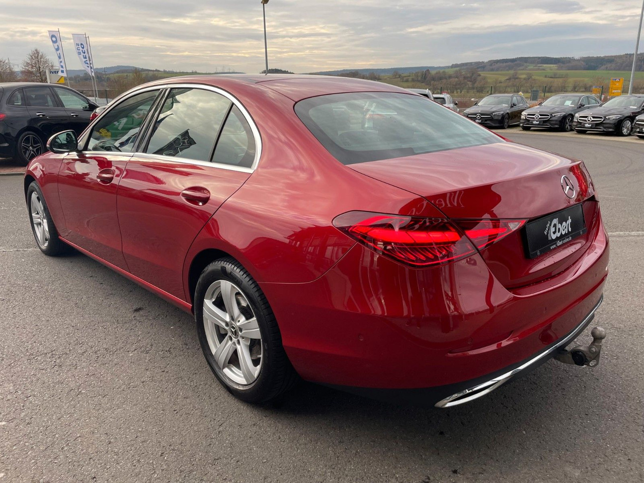 Mercedes-Benz C 220 d AVANTGARDE AHK+HUD+DISTR+R-Kamera+Carpla - سيدان: صورة 3 Mercedes-Benz C 220 d AVANTGARDE AHK+HUD+DISTR+R-Kamera+Carpla - سيدان: صورة 3