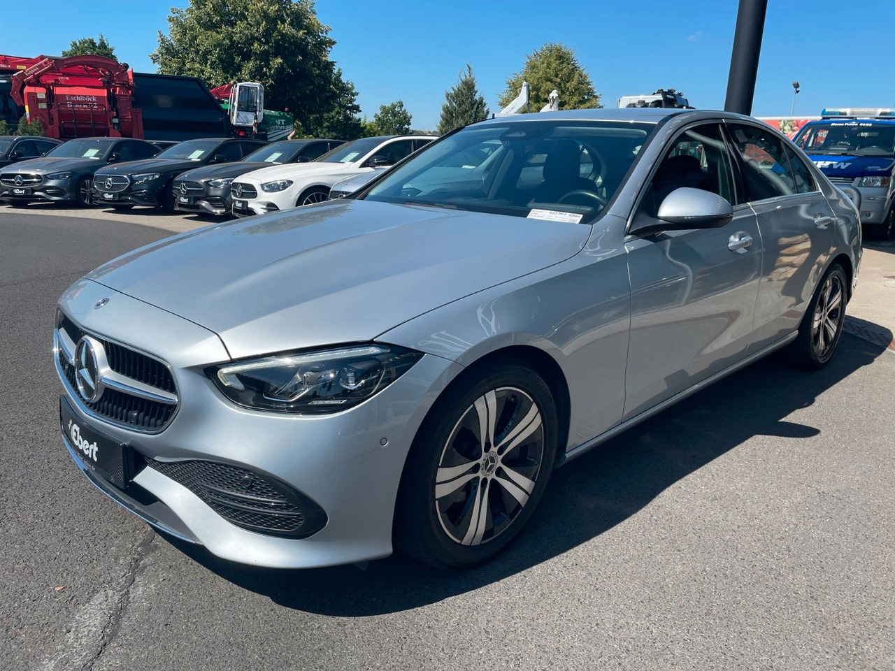 Mercedes-Benz C 220 d AVANTGARDE R-Kamera+Carplay+TotW+Ambient - سيدان: صورة 2 Mercedes-Benz C 220 d AVANTGARDE R-Kamera+Carplay+TotW+Ambient - سيدان: صورة 2