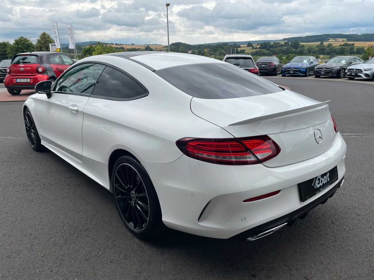 Mercedes-Benz C 220 d Coupe AMG+Pano+R-Kamera+Night+Carplay - كوبيه: صورة 3 Mercedes-Benz C 220 d Coupe AMG+Pano+R-Kamera+Night+Carplay - كوبيه: صورة 3