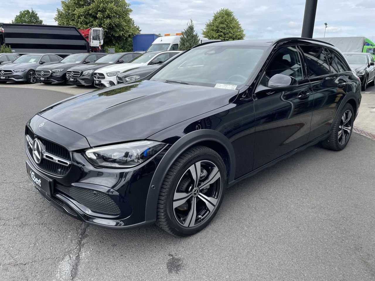 Mercedes-Benz C 220 d T 4M ALL-Terrain AHK+360°+ Digital+Leder - سيارة ستيشن: صورة 2 Mercedes-Benz C 220 d T 4M ALL-Terrain AHK+360°+ Digital+Leder - سيارة ستيشن: صورة 2