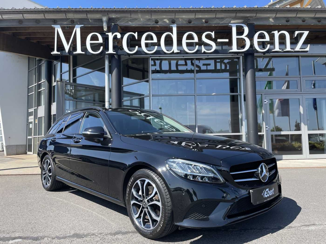 Mercedes-Benz C 220 d T 9G Avantgarde R-Kamera+AHK +Burmester+ - سيارة: صورة 1 Mercedes-Benz C 220 d T 9G Avantgarde R-Kamera+AHK +Burmester+ - سيارة: صورة 1