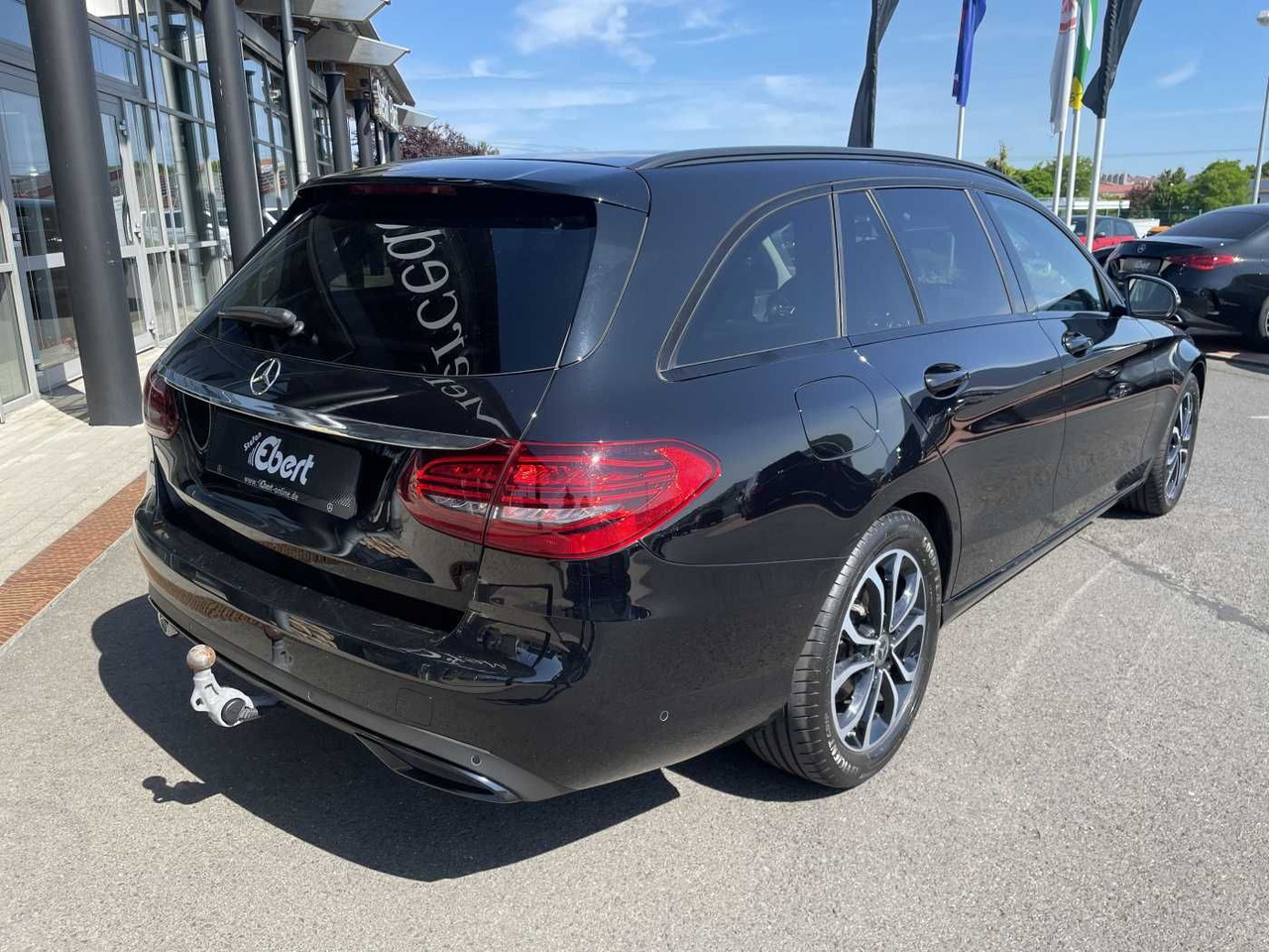 Mercedes-Benz C 220 d T 9G Avantgarde R-Kamera+AHK +Burmester+ - سيارة: صورة 4 Mercedes-Benz C 220 d T 9G Avantgarde R-Kamera+AHK +Burmester+ - سيارة: صورة 4