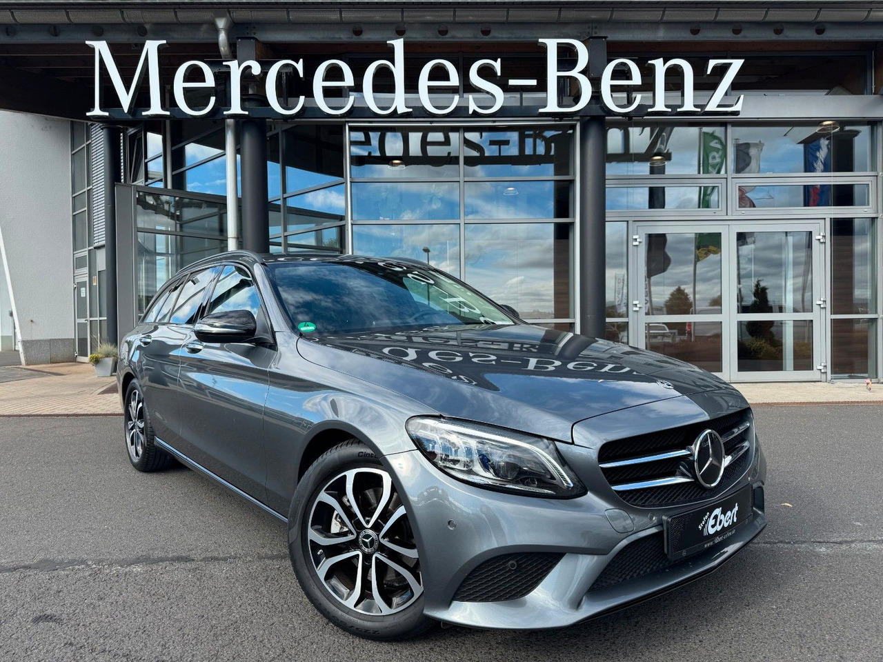 Mercedes-Benz C 220d T Avantgarde+DistrPlus+AHK+MultiB+RFK - سيارة ستيشن: صورة 1 Mercedes-Benz C 220d T Avantgarde+DistrPlus+AHK+MultiB+RFK - سيارة ستيشن: صورة 1