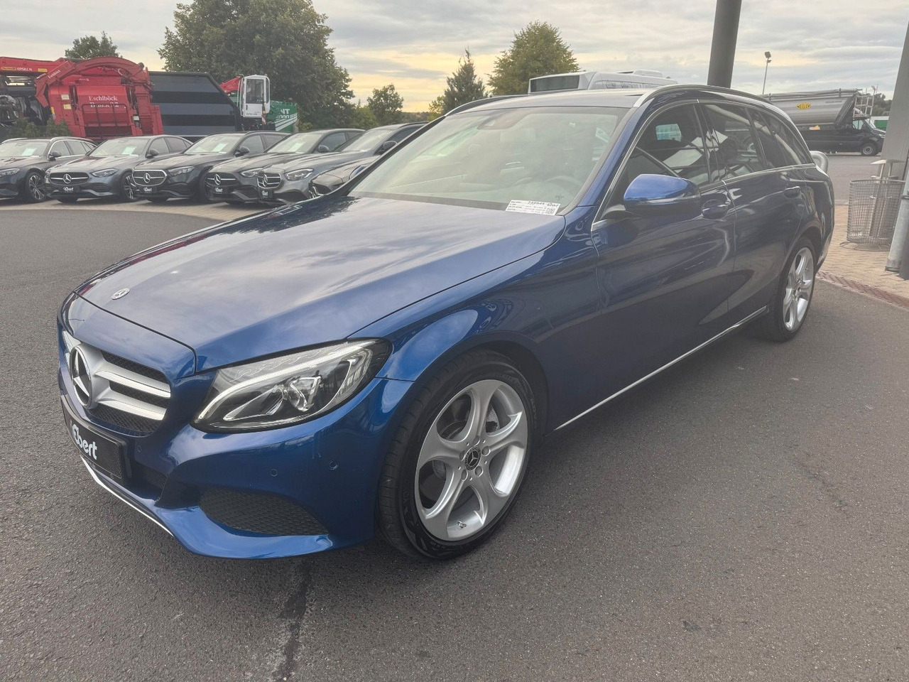 Mercedes-Benz C 300 T Avantgarde+Ambiente+LED+IHC+SpiegelP - سيارة ستيشن: صورة 2 Mercedes-Benz C 300 T Avantgarde+Ambiente+LED+IHC+SpiegelP - سيارة ستيشن: صورة 2