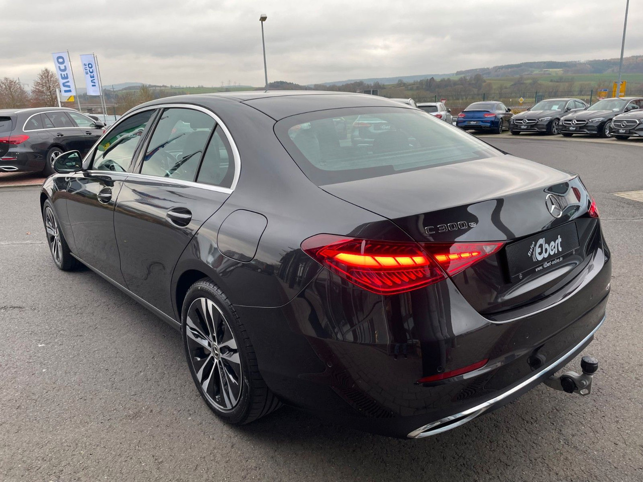 Mercedes-Benz C 300 e Avantgarde Digital+S-Dach+AHK+Distr+ - سيدان: صورة 3 Mercedes-Benz C 300 e Avantgarde Digital+S-Dach+AHK+Distr+ - سيدان: صورة 3