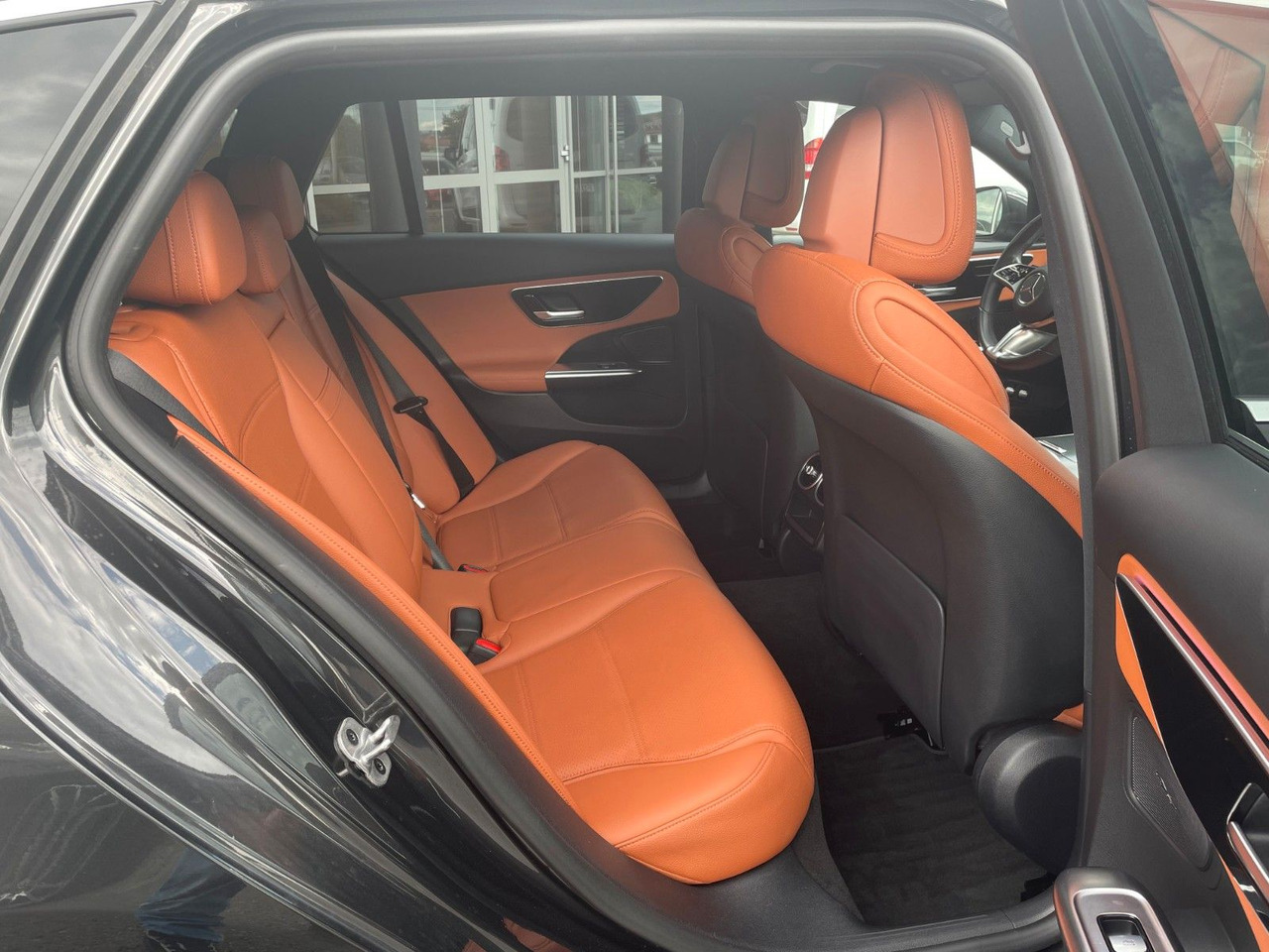 Mercedes-Benz C 300 e T AVANTGARDE R-Kamera+TOTW+Carplay - سيارة ستيشن: صورة 3 Mercedes-Benz C 300 e T AVANTGARDE R-Kamera+TOTW+Carplay - سيارة ستيشن: صورة 3