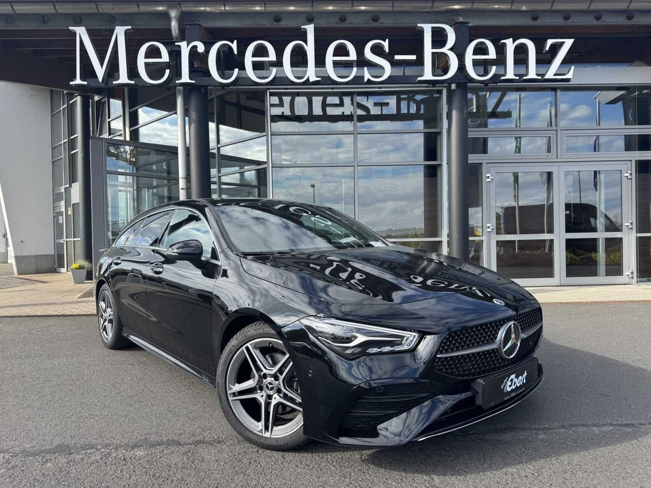 Mercedes-Benz CLA 180 Shooting Brake+AMG+Distr+AHK+RFK+ - سيارة: صورة 1 Mercedes-Benz CLA 180 Shooting Brake+AMG+Distr+AHK+RFK+ - سيارة: صورة 1