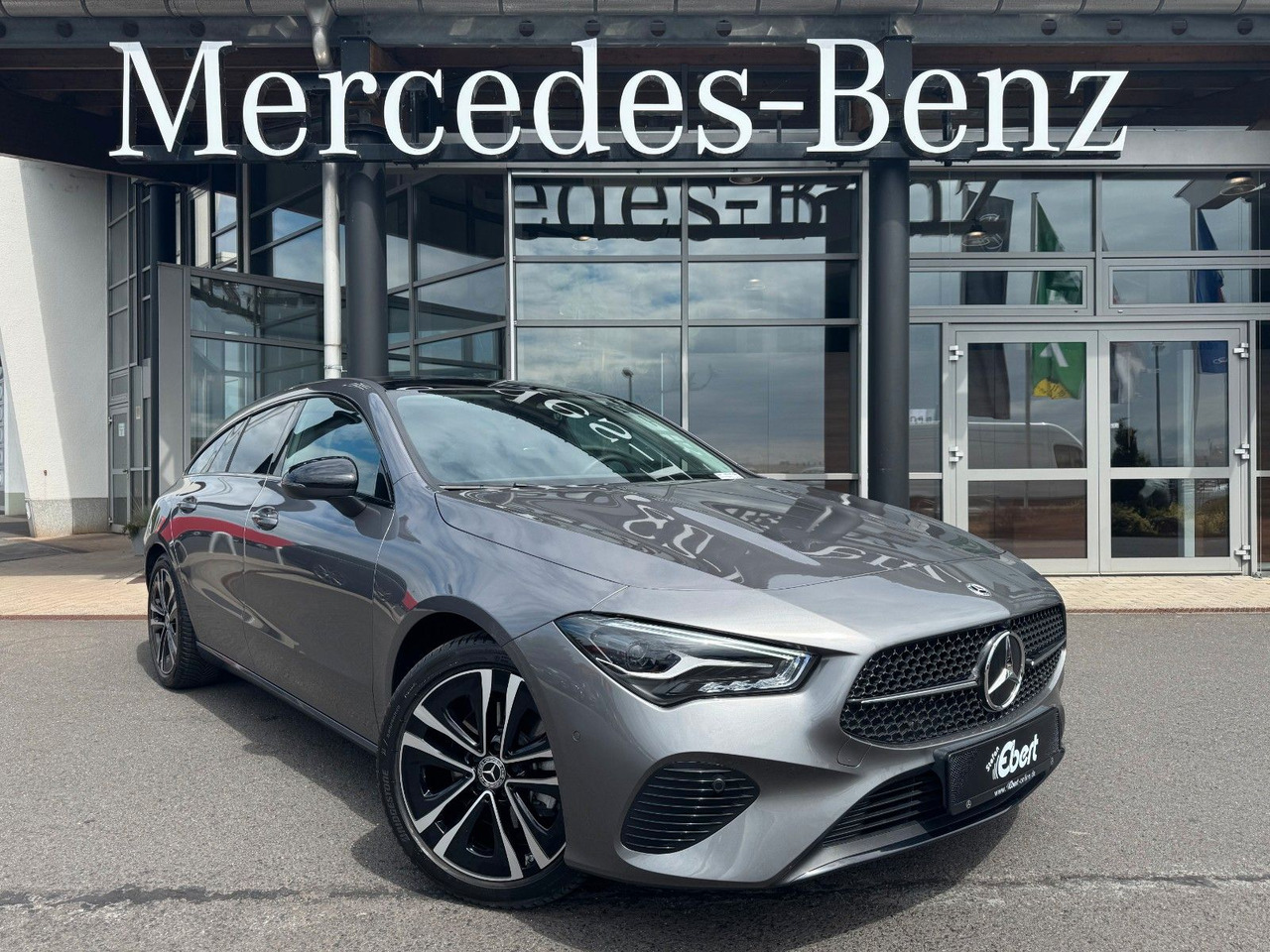 Mercedes-Benz CLA 180 Shooting Brake - سيارة ستيشن: صورة 1 Mercedes-Benz CLA 180 Shooting Brake - سيارة ستيشن: صورة 1