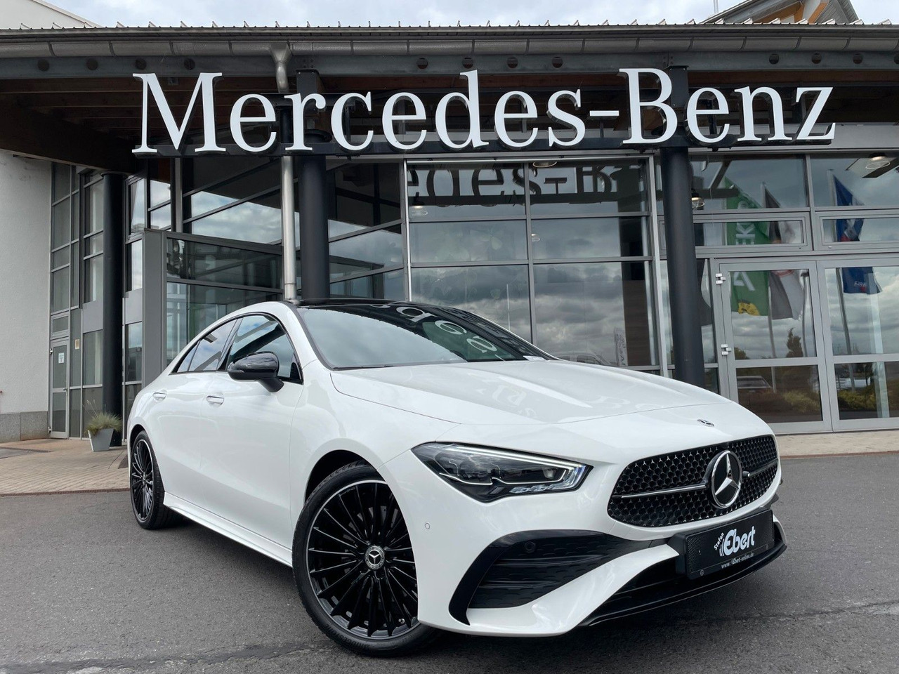 Mercedes-Benz CLA 200 AMG Pano+R-Kamera+19"+TOTW+DISTR+MULITBE - كوبيه: صورة 1 Mercedes-Benz CLA 200 AMG Pano+R-Kamera+19"+TOTW+DISTR+MULITBE - كوبيه: صورة 1