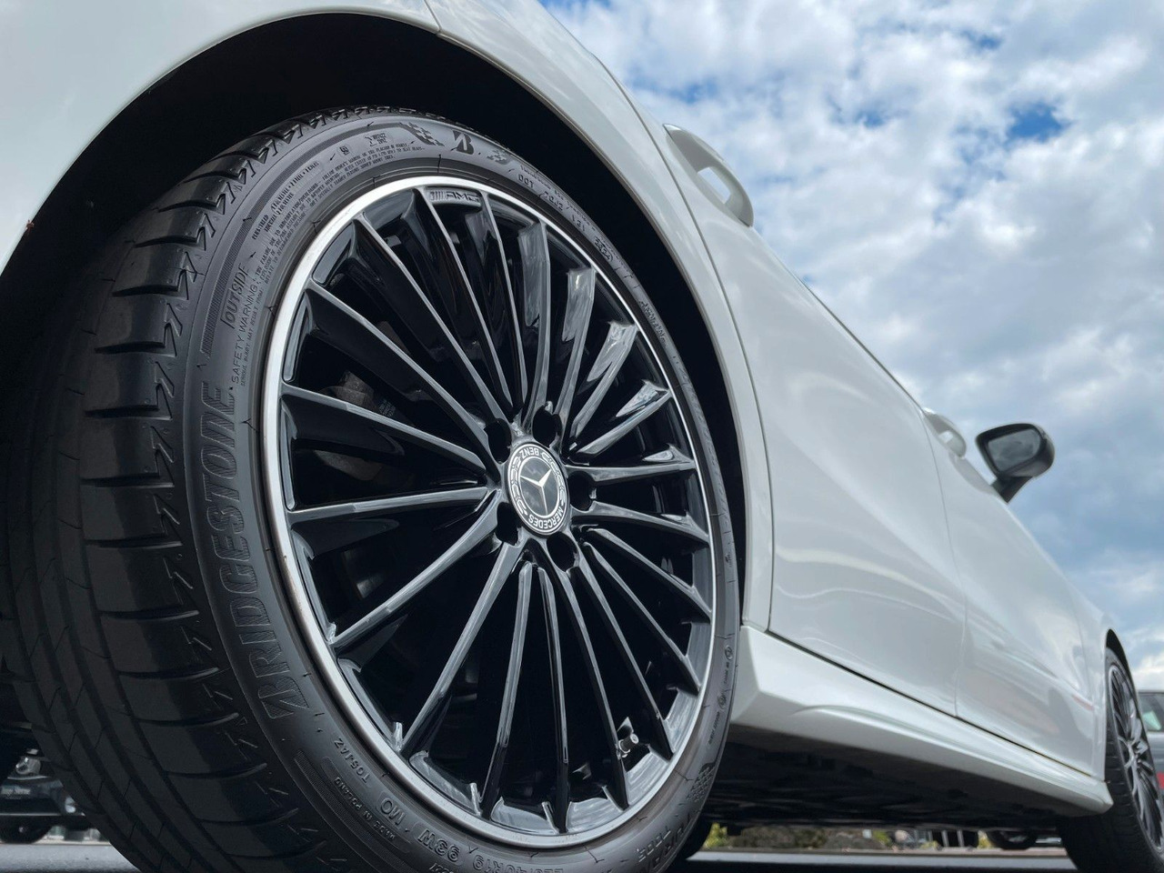 Mercedes-Benz CLA 200 AMG Pano+R-Kamera+19"+TOTW+DISTR+MULITBE - كوبيه: صورة 5 Mercedes-Benz CLA 200 AMG Pano+R-Kamera+19"+TOTW+DISTR+MULITBE - كوبيه: صورة 5