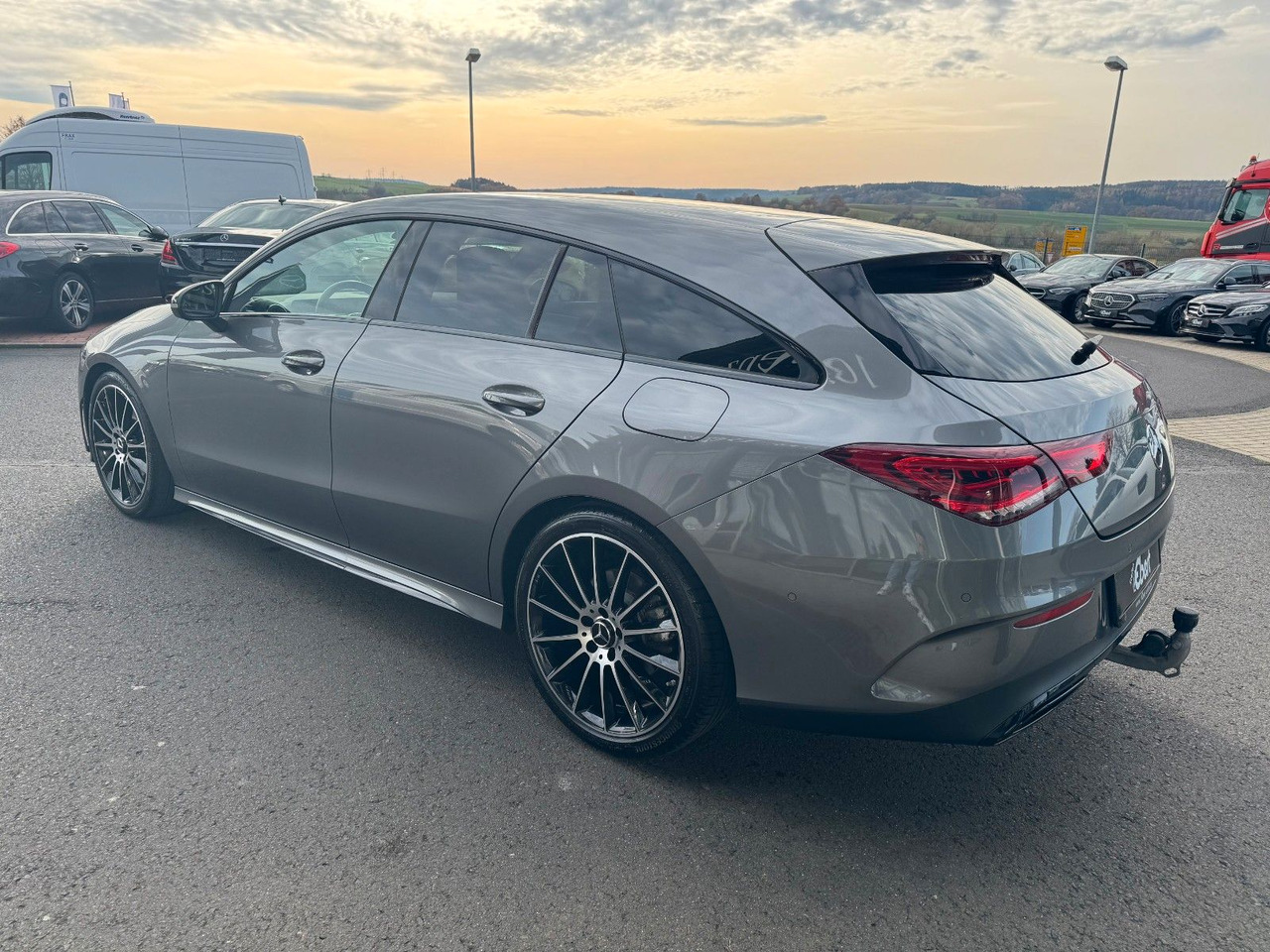 Mercedes-Benz CLA 200d SB Edition+AMG+AHK+MultiBeam+Ambiente - سيارة ستيشن: صورة 3 Mercedes-Benz CLA 200d SB Edition+AMG+AHK+MultiBeam+Ambiente - سيارة ستيشن: صورة 3