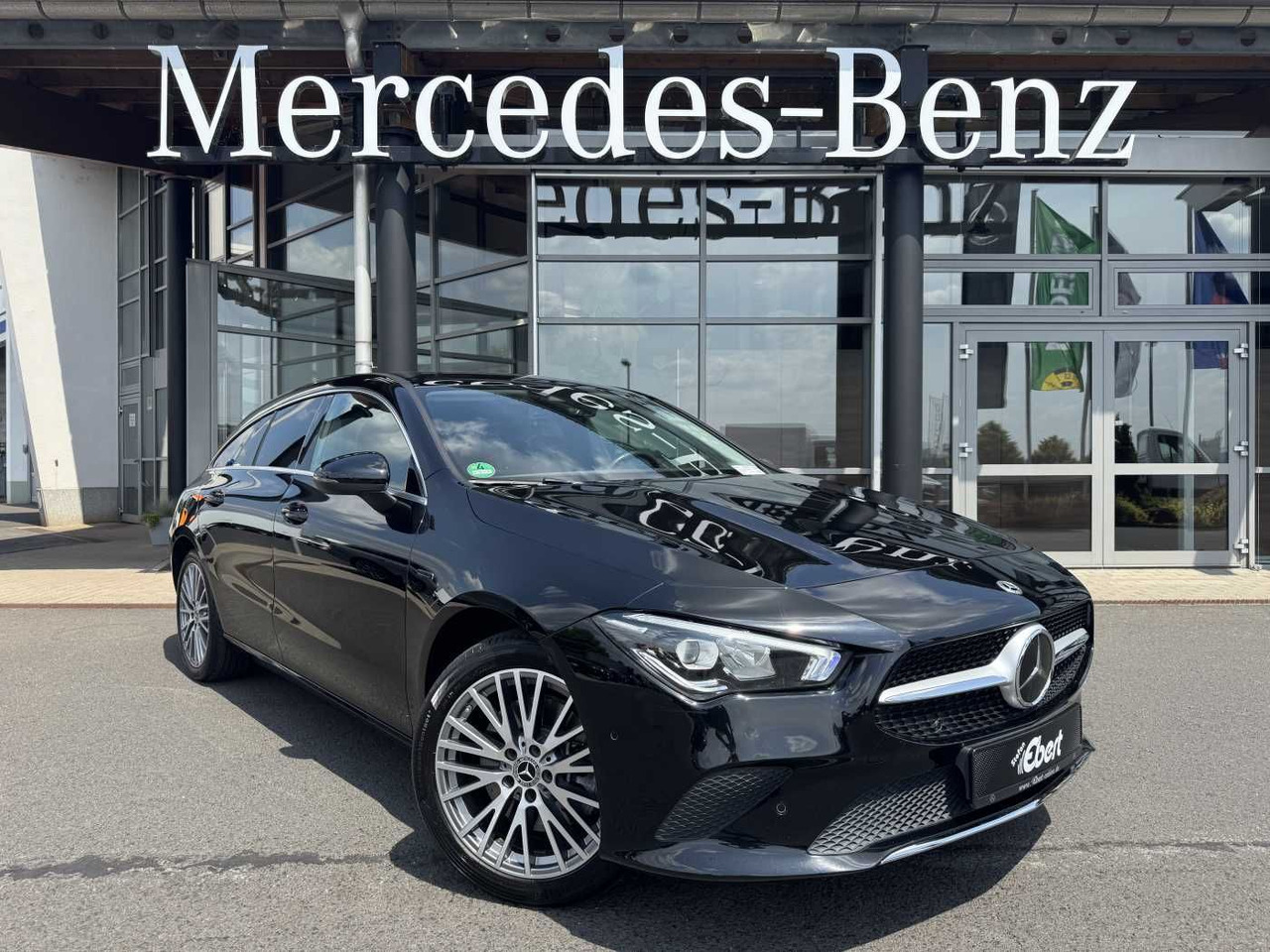 Mercedes-Benz CLA 250e Shooting Brake DistrPlus+RFK+Augment+LE - سيارة: صورة 1 Mercedes-Benz CLA 250e Shooting Brake DistrPlus+RFK+Augment+LE - سيارة: صورة 1