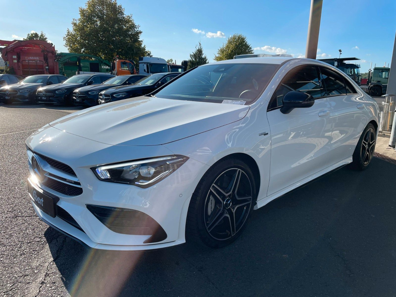 Mercedes-Benz CLA 35 AMG Aero+TotW+R-Kamera+Ambiente - كوبيه: صورة 2 Mercedes-Benz CLA 35 AMG Aero+TotW+R-Kamera+Ambiente - كوبيه: صورة 2