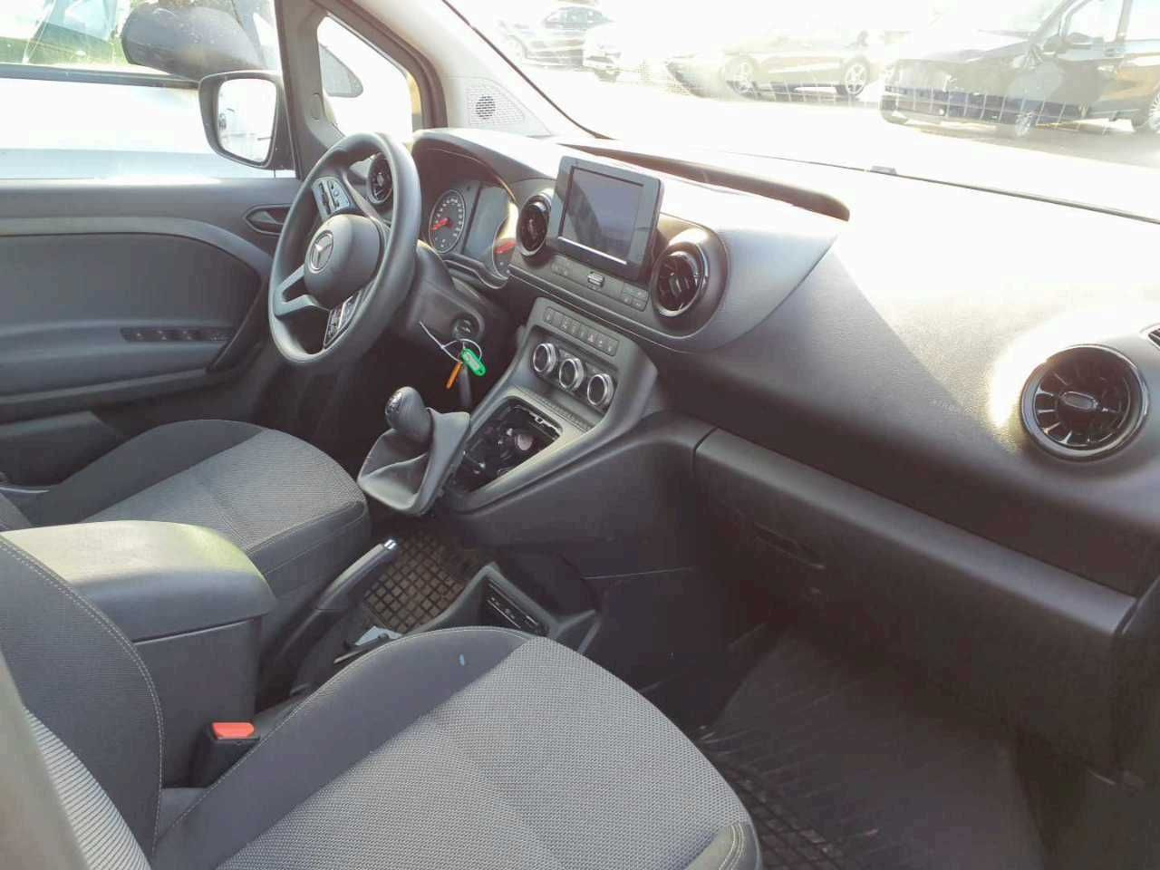 Mercedes-Benz Citan 113 Tourer Klimaautomatik AK Kamera MBUX - سيارة: صورة 4 Mercedes-Benz Citan 113 Tourer Klimaautomatik AK Kamera MBUX - سيارة: صورة 4